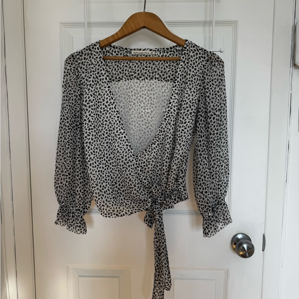 Abercrombie & Fitch Black and White Patterned Blouse